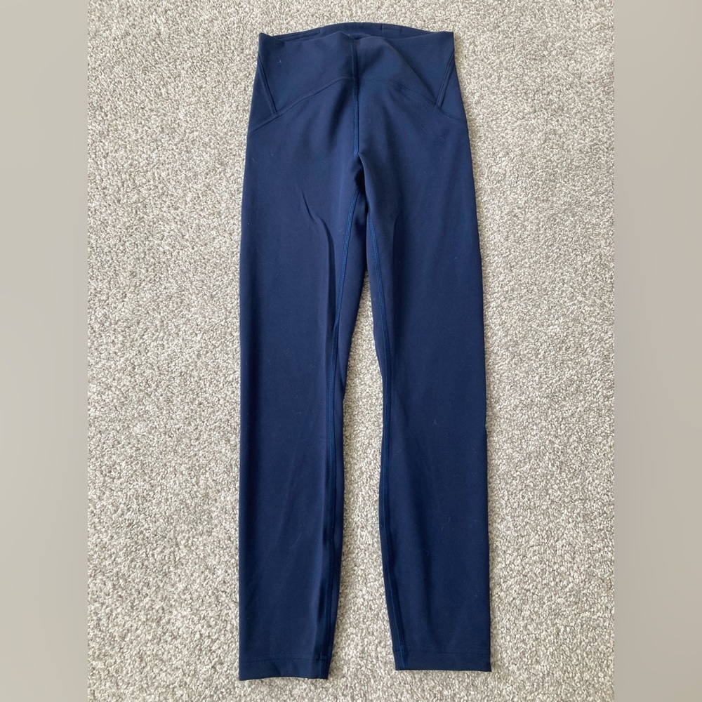 Size 6 navy-gray women’s Lululemon yoga pants/athletic leggings